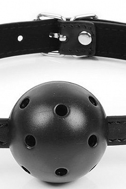 Черный кляп-шарик на регулируемом ремешке с кольцами  NTB-80535 с доставкой 