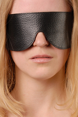 Чёрная широкая кожаная маска на глаза Sitabella 3081-1 с доставкой 